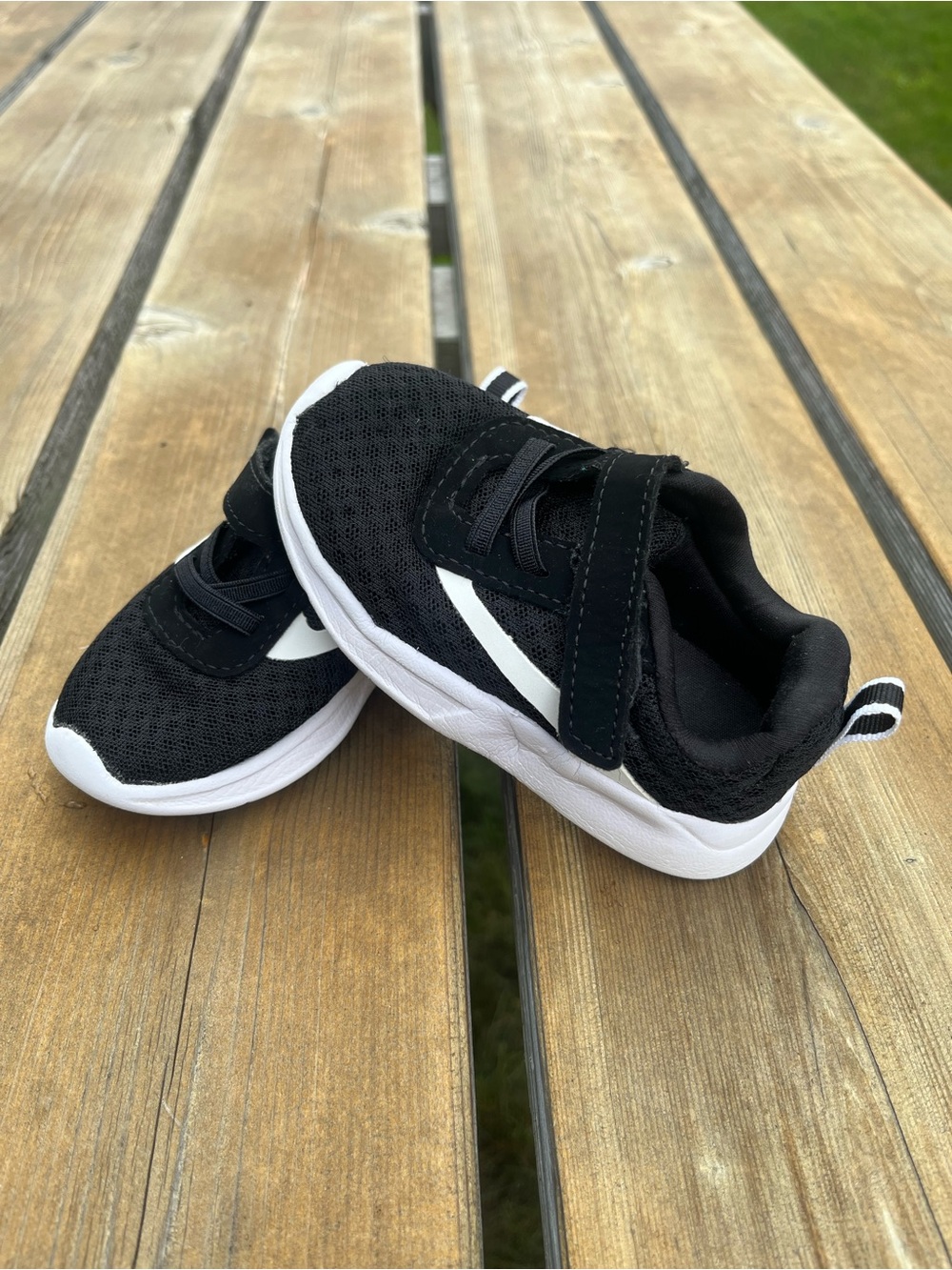 Athletic Works Toddler Boy’s 6C Shoes